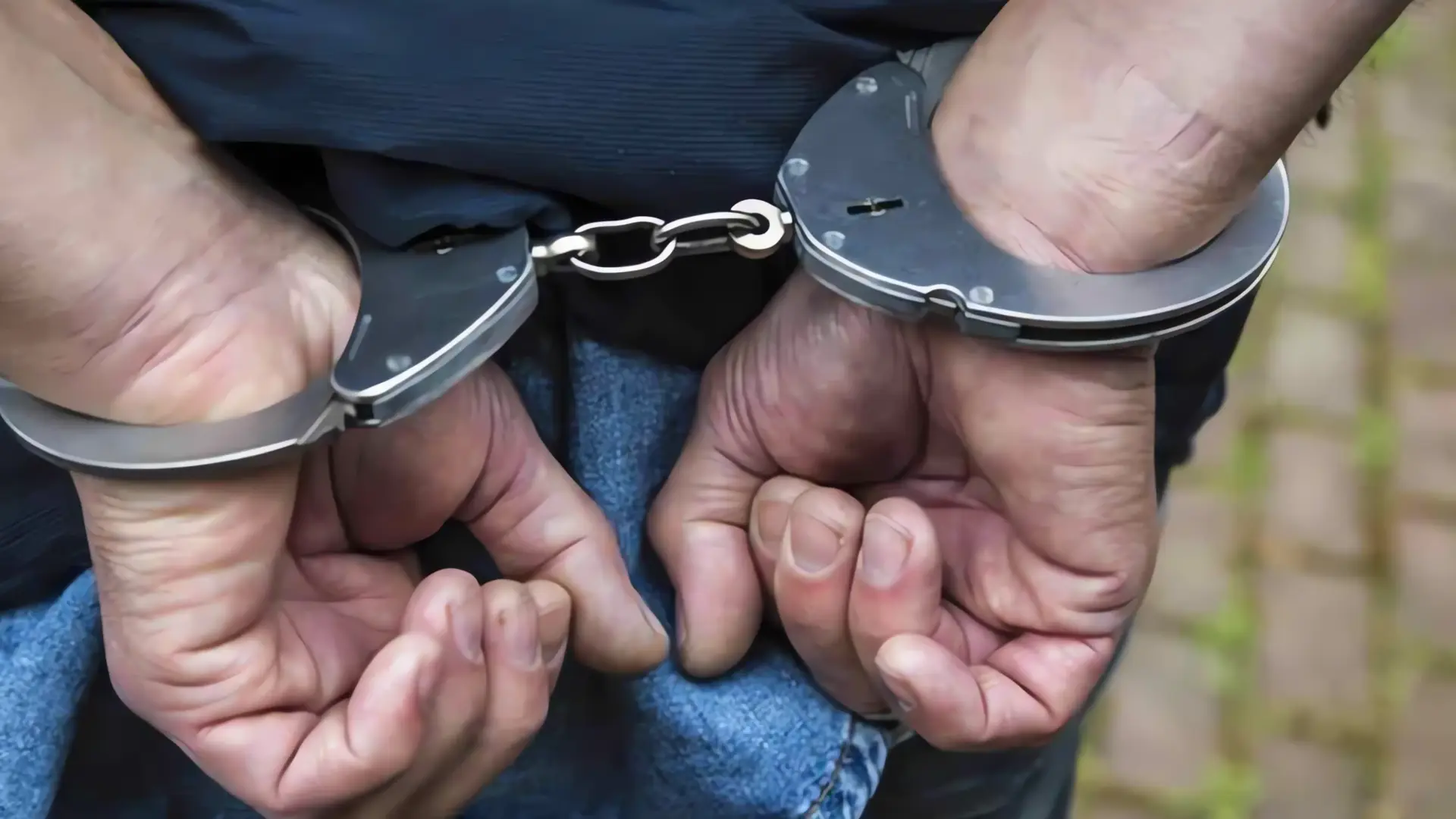 Hombre de Arizona arrestado por la desaparición de un menor de Kansas
