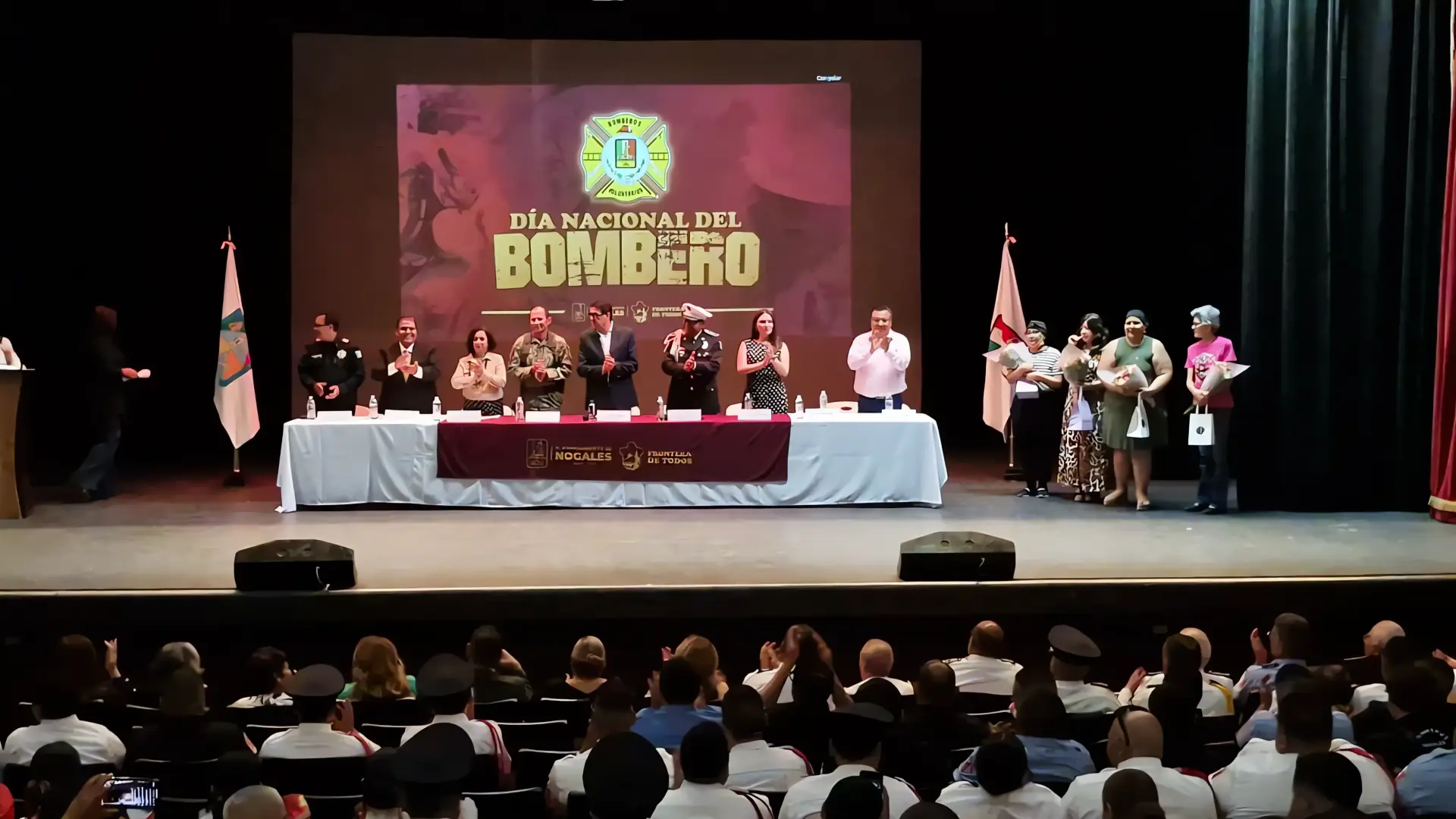 Nogales conmemora el Día del Bombero
