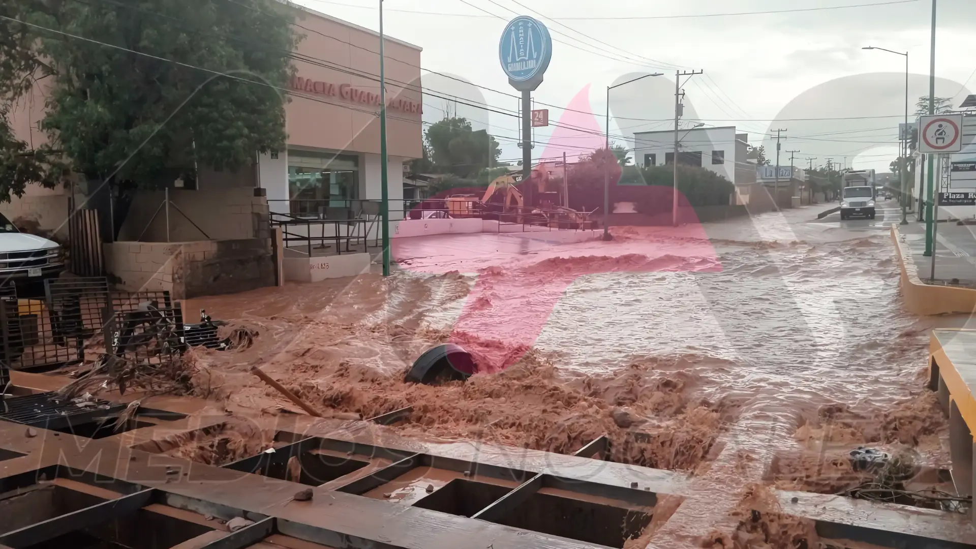 Cinco rescatados y un desaparecido tras fuertes lluvias en Nogales
