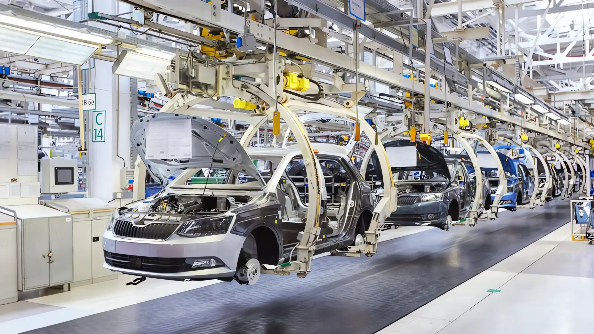 Caída en producción automotriz mexicana, pero crecimiento en exportaciones
