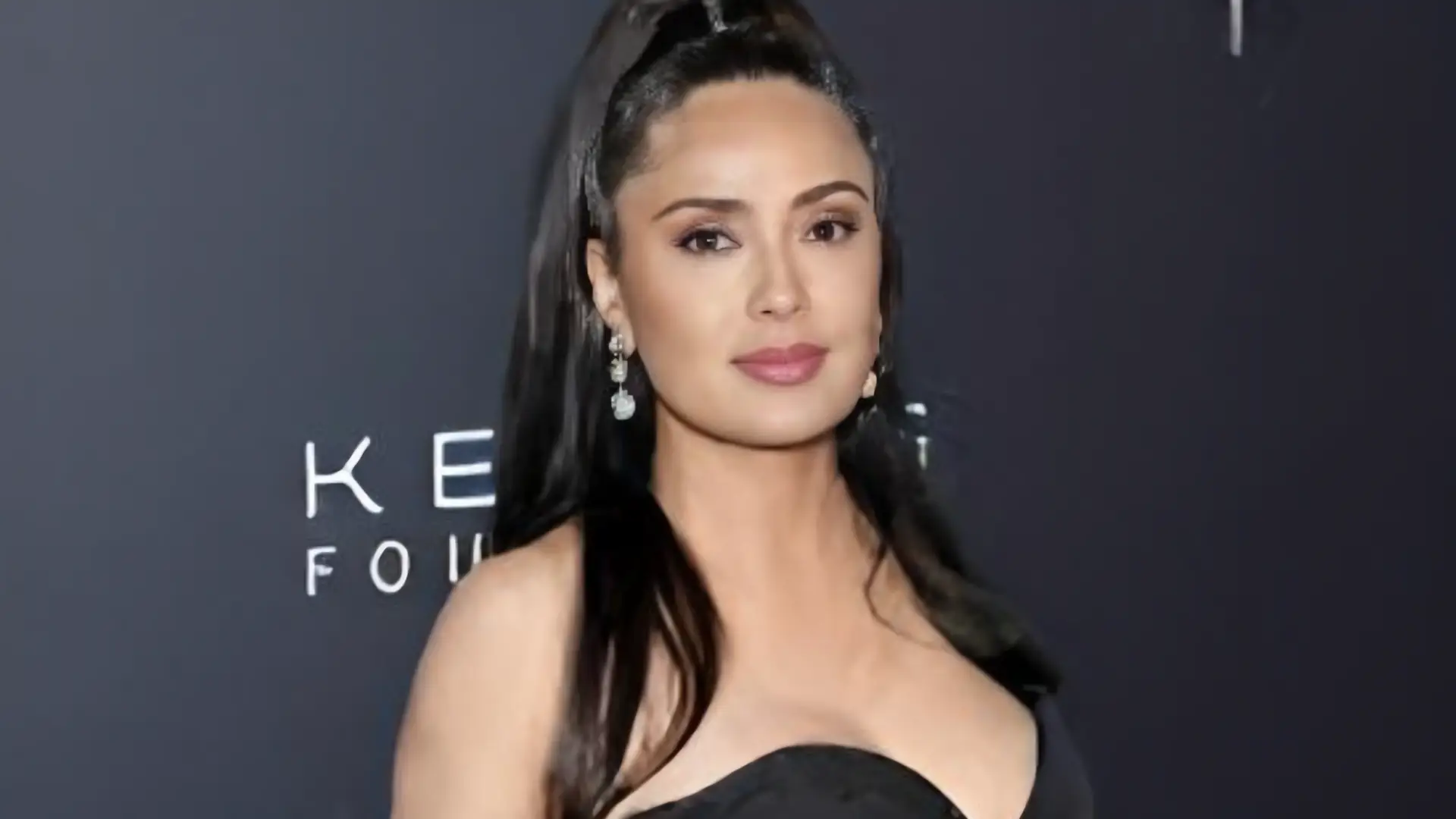 Salma Hayek deslumbra en la gala de Kering por la igualdad de género

