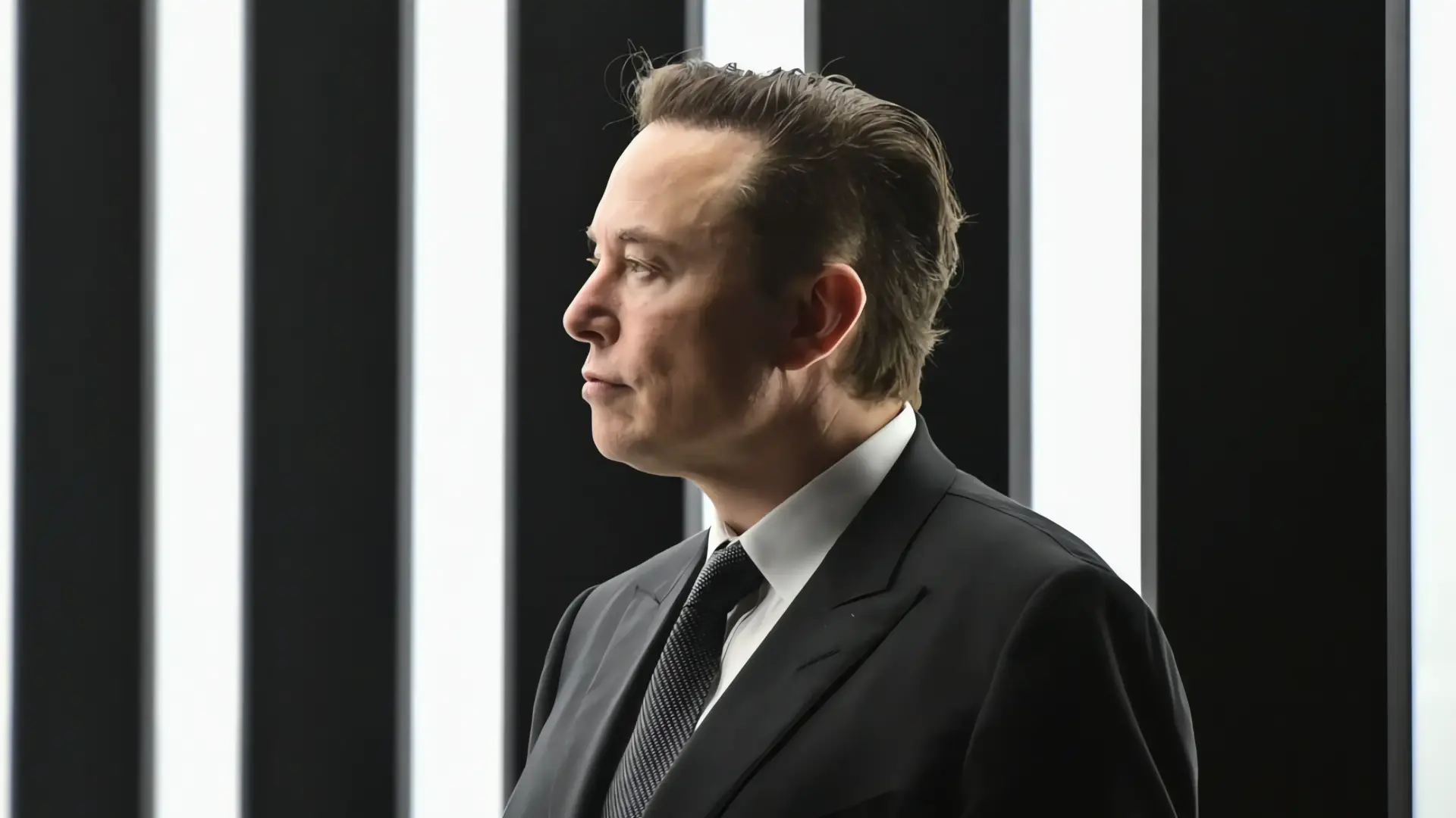 Musk inyecta $1,000 millones en Tesla, impulsando el mercado