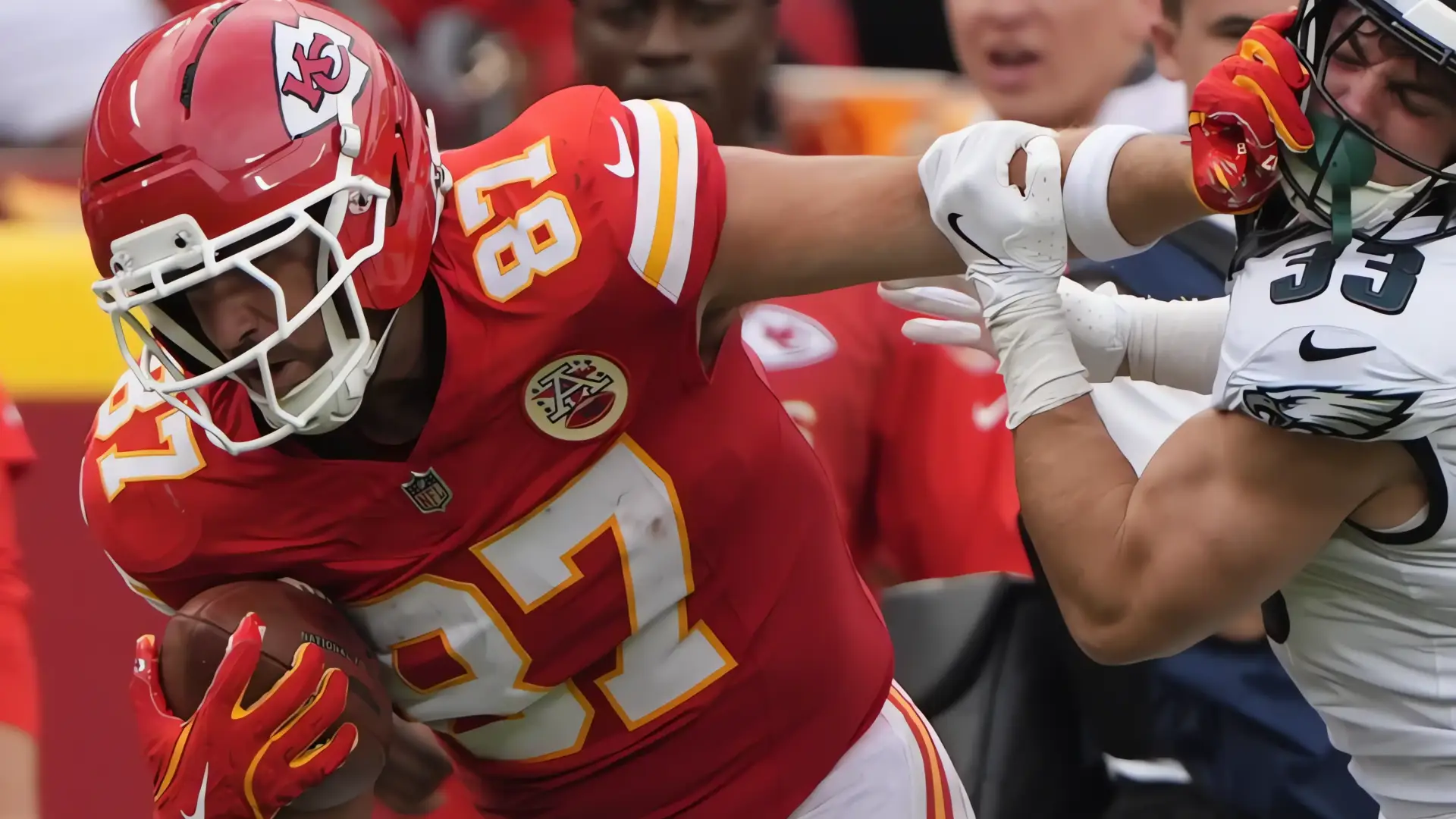 Mahomes corre, pero Chiefs caen 0-2
