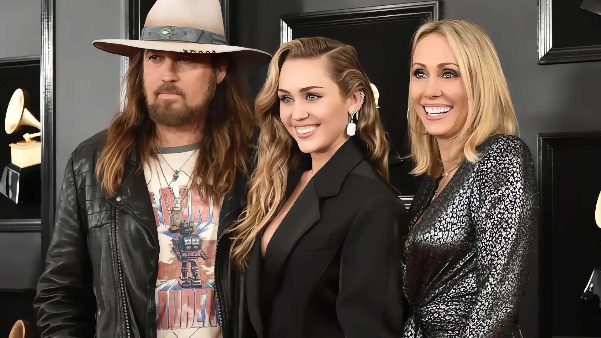 Miley Cyrus dedica "Secrets" a su padre