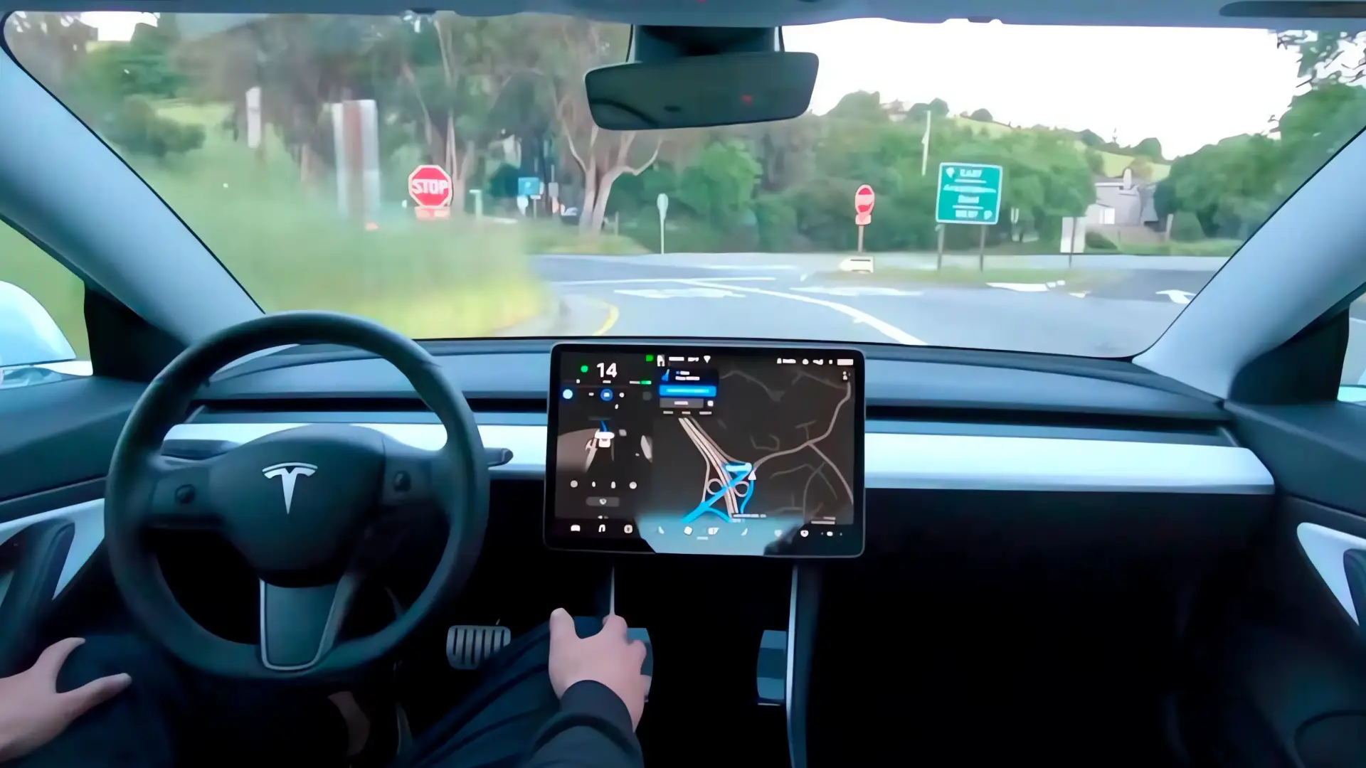 Tesla autorizada para pruebas de conducción autónoma en Arizona
