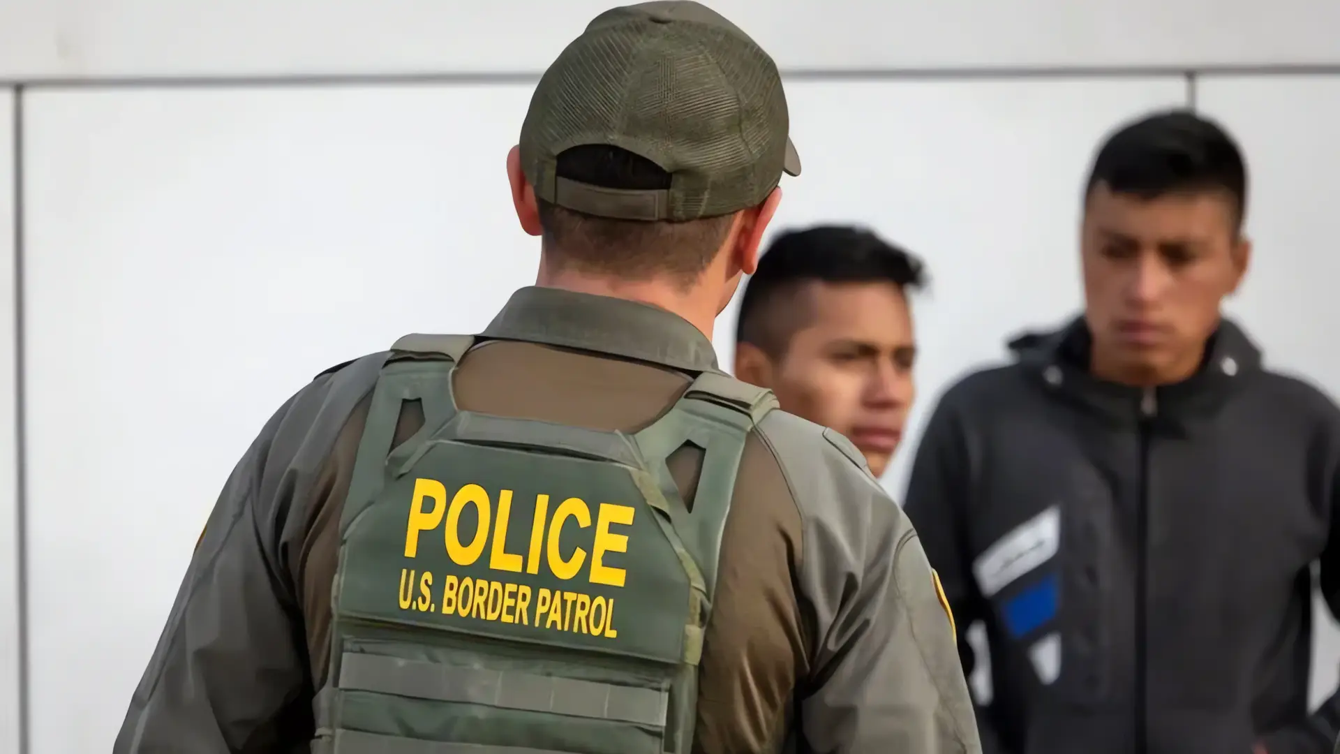 Caen dos ciudadanos de EE. UU. Traficando migrantes cerca de Yuma, Arizona