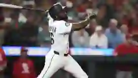 Jonrón de Arozarena impulsa a los Marineros ante Cardenales
