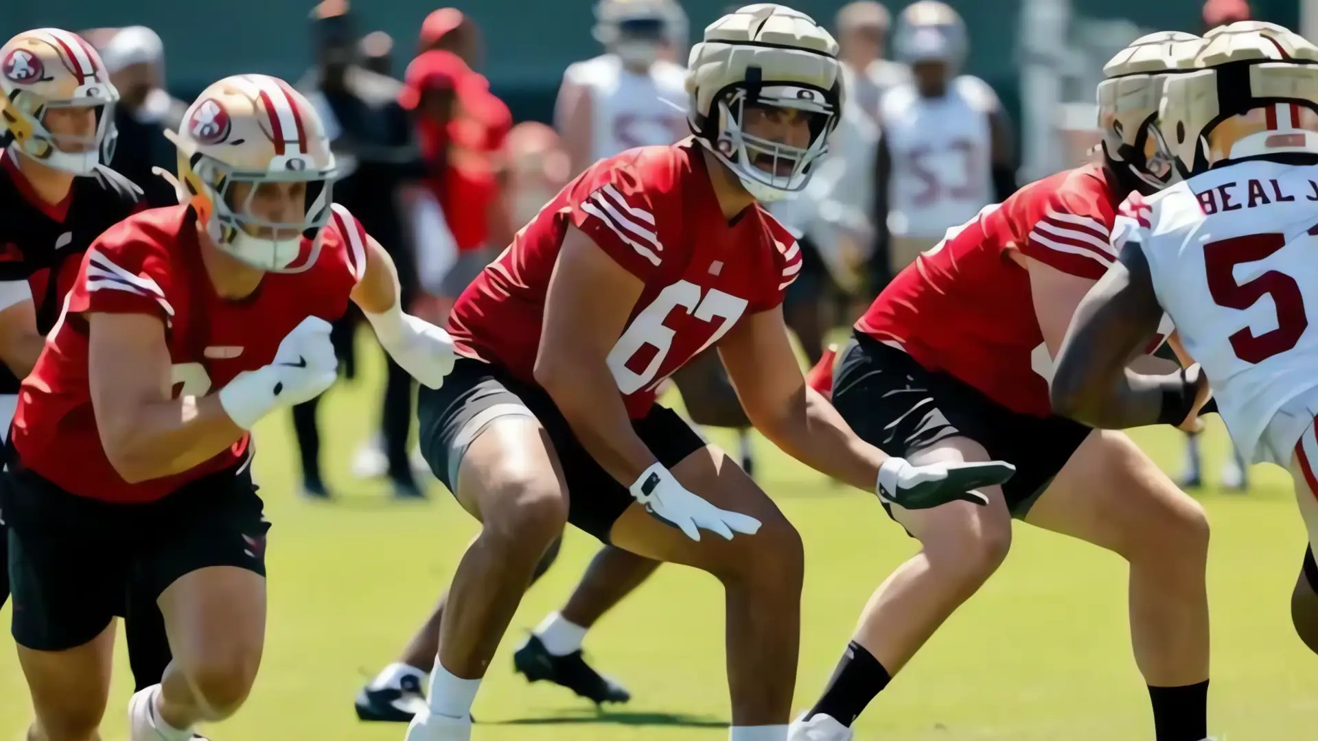 Isaac Alarcón busca nuevo equipo tras su salida de los 49ers y sanción por sustancia prohibida