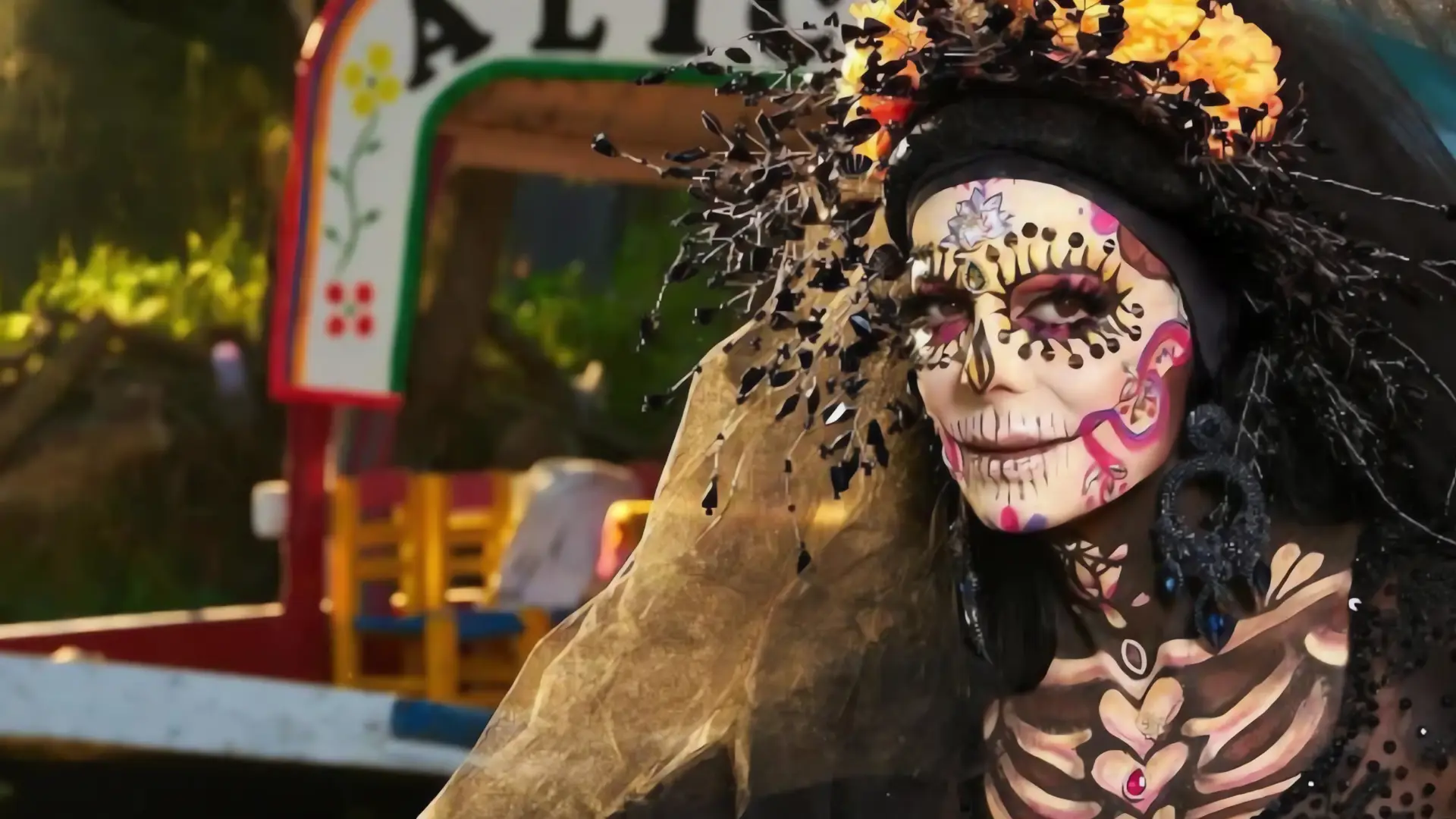 Maribel Guardia da vida a la catrina como homenaje silencioso a la memoria mexicana