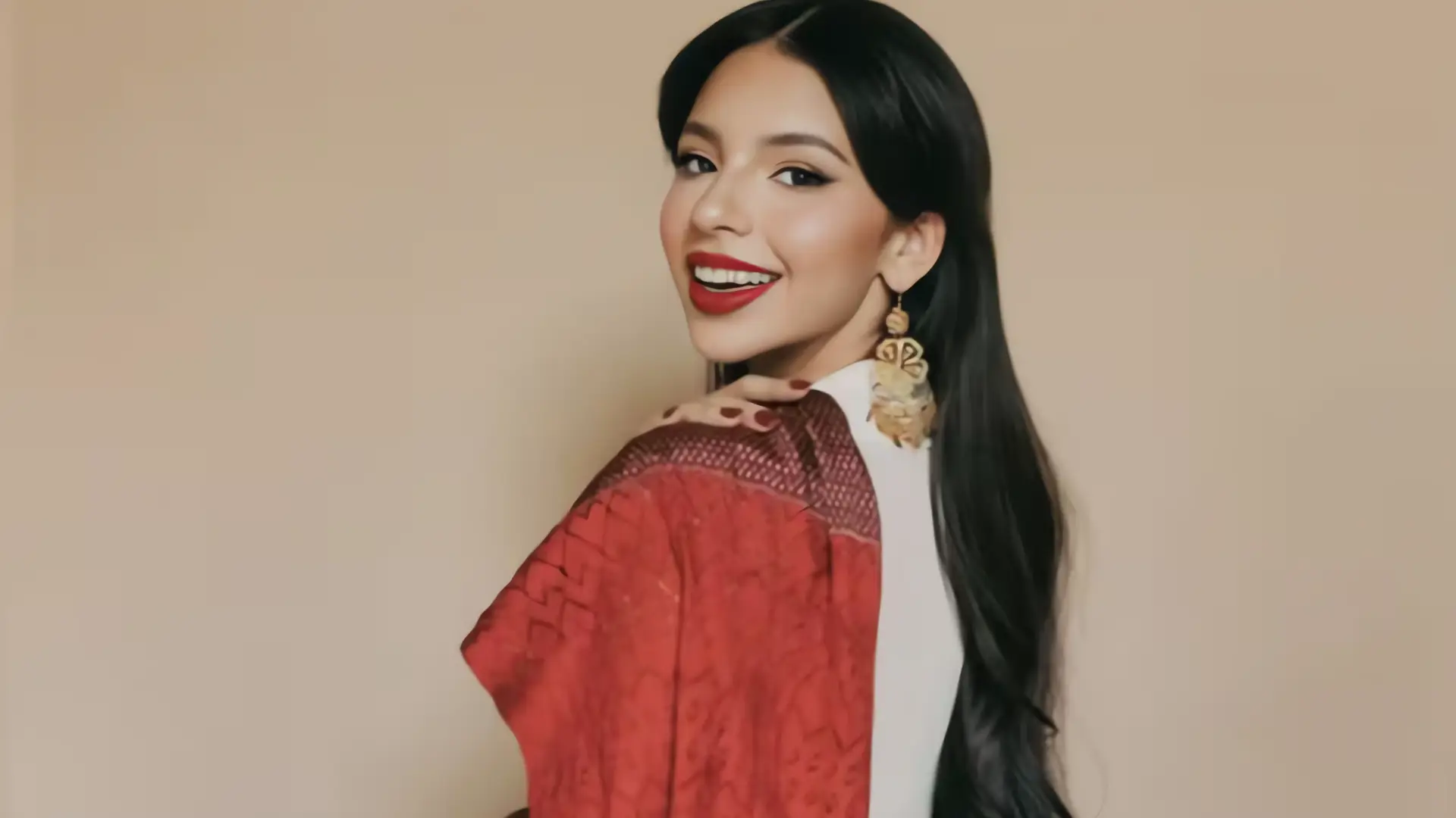 Ángela Aguilar reflexiona sobre el peso de su legado familiar y su gira 'Libre Corazón