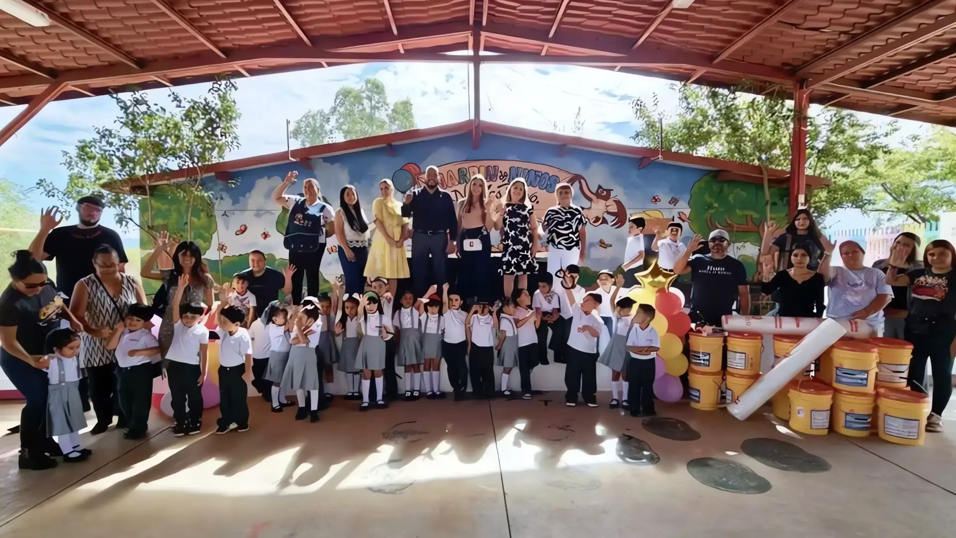 Municipio entrega apoyos al Jardín de Niños Nicolás Bravo