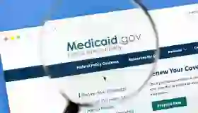Senadores acusan uso indebido de datos de Medicaid en deportaciones
