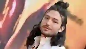 Ezra Miller: Una relación tentativa con el cine
