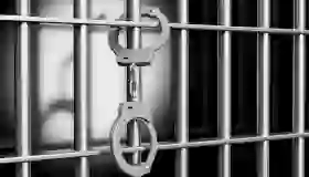 Mujer liberada tras disparar y matar a su novio en Phoenix, Arizona