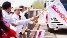 Desayunos y libros de texto gratuitos para estudiantes
