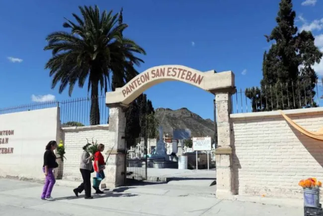 Por Día de Muertos realizan operativo en panteones de Coahuila