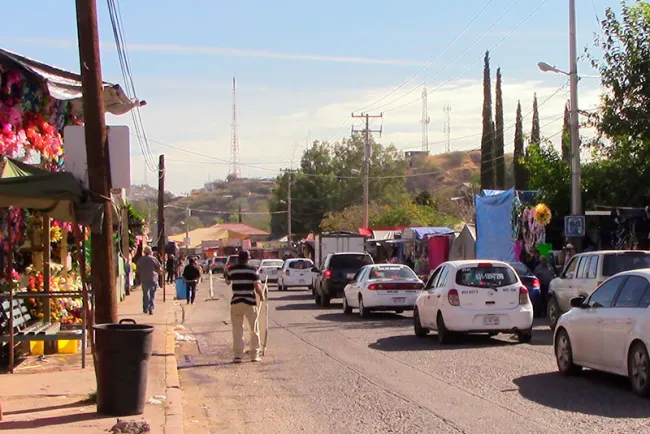 Saldo blanco en Feria del Hueso