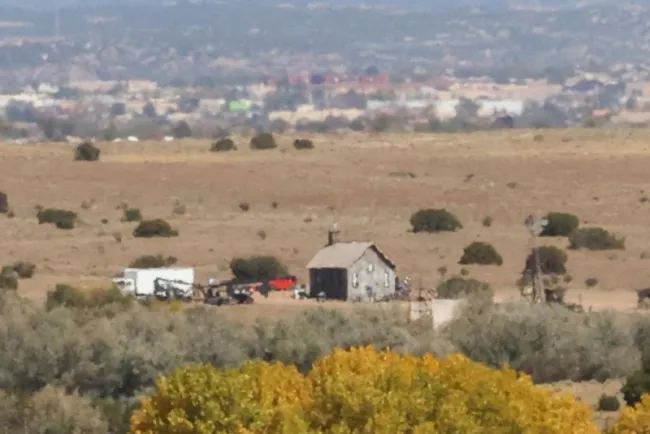 Disparo en set de 'Rust' pudo ser sabotaje, según abogado de encargada de armas