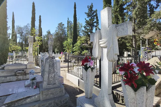 Abandonan 80% de tumbas en “Panteón del Rosario”