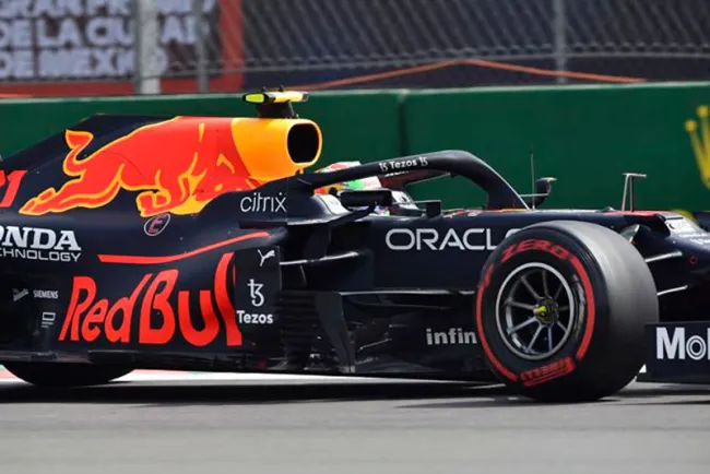 ‘Checo’ Pérez corrige el rumbo tras incidente en GP de México