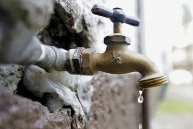 Seis colonias se quedarán sin agua este día lunes