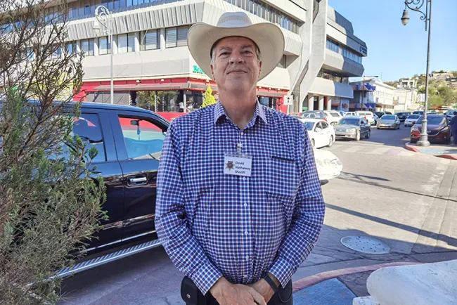 Aumenta flujo de autos mexicanos en Nogales, Az