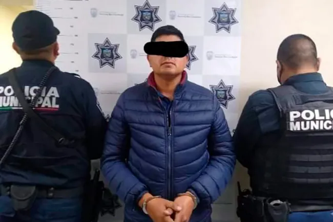 Detienen a Policía Municipal como presunto responsable de homicidio e intento de extorsión a un civil