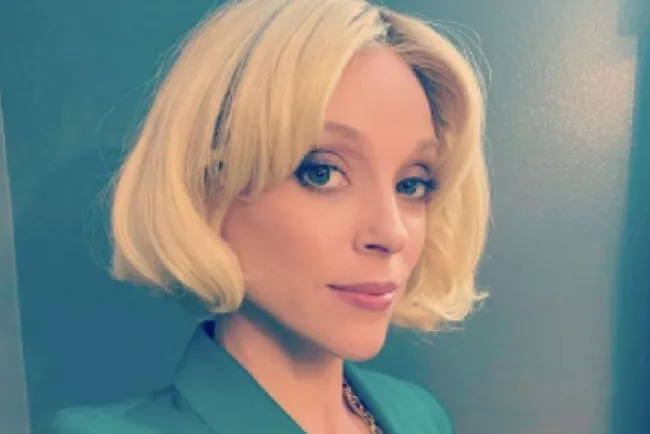 St. Vincent cancela participación en Corona Capital por caso de covid