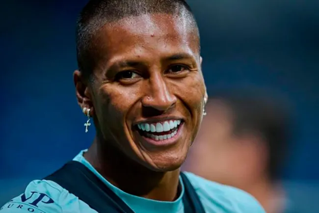 América confirma que Pedro Aquino se perderá la liguilla