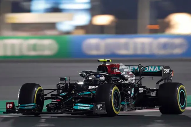 Valtteri Bottas domina la segunda sesión de prácticas en Qatar