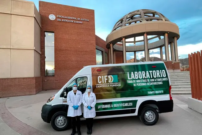 Apoya FGJE a buscadoras con laboratorio móvil