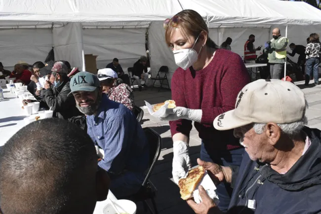 Gobierno Municipal se suma al apoyo de personas sin hogar