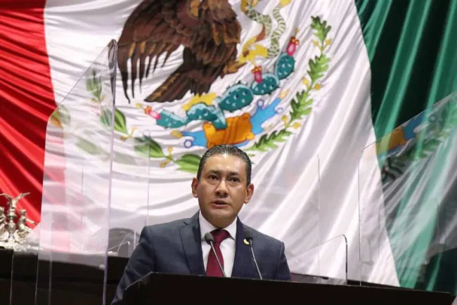 Alista Morena iniciativa en favor de objeción de conciencia del personal de salud