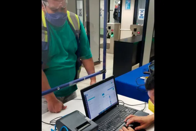 Lleva Oomapas servicios a empleados de maquilas