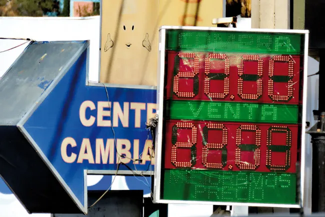 Poco flujo de dólares aumenta la compra