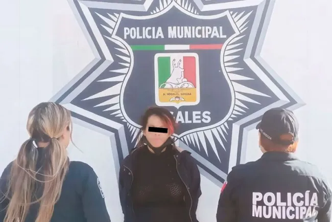 Huye mujer en taxi tras asalto