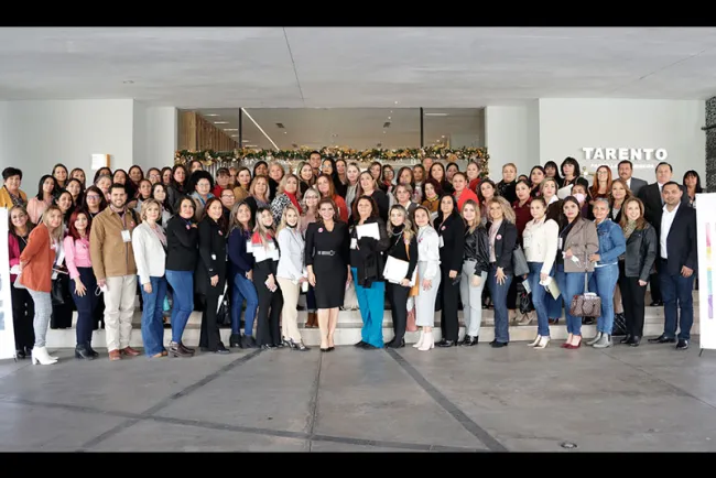 Capacitan a representantes de los 72 sistemas DIF Sonora