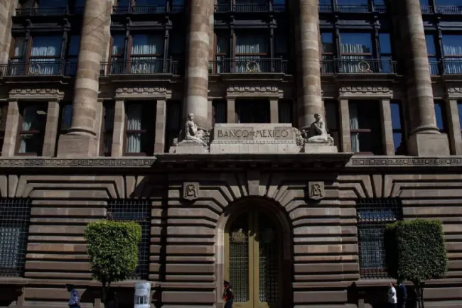 Banxico sube a 5.50% tasa de interés