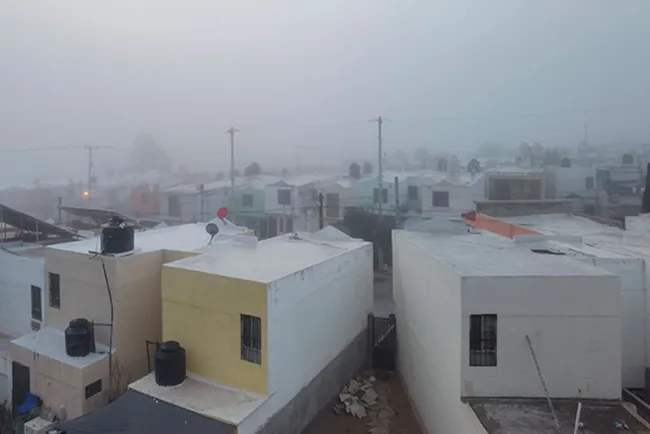 Amanece Nogales bajo densa neblina