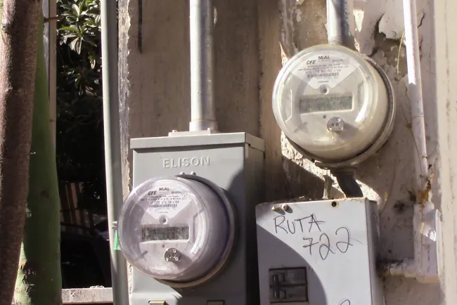 Interponen queja contra CFE por cobro de 43 mil pesos