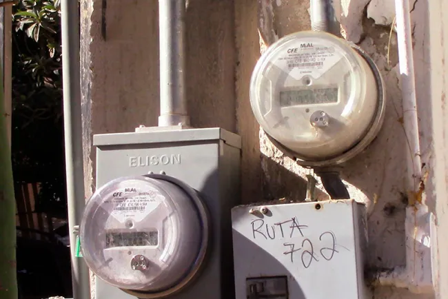 Interponen queja contra CFE