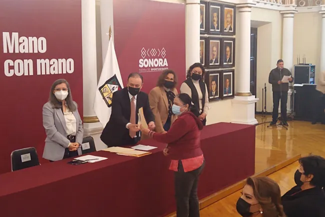 Entrega ADM primeros apoyos de “Mano con Mano”