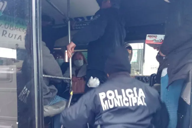 Supervisan cumplimiento de cubrebocas en transporte