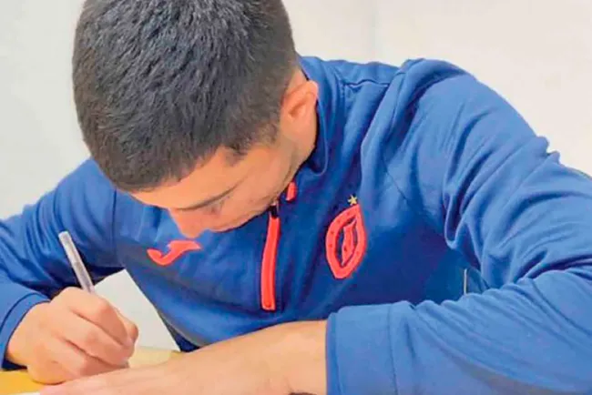Precoz estancia en Pumas; Erik Lira firmó con Cruz Azul