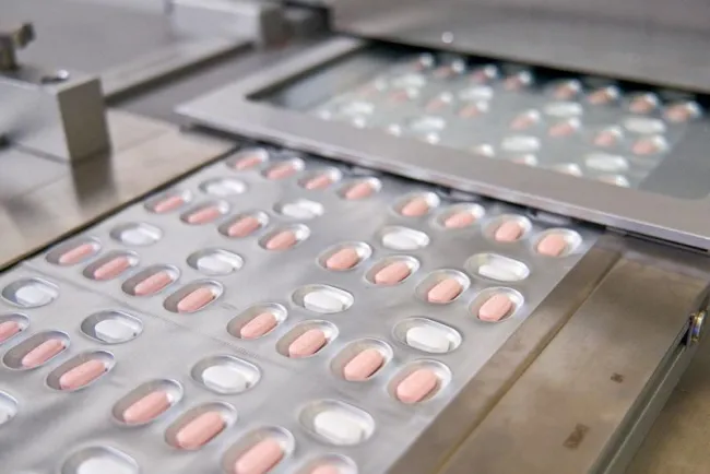 México analizaría adquirir píldora de Pfizer contra covid-19