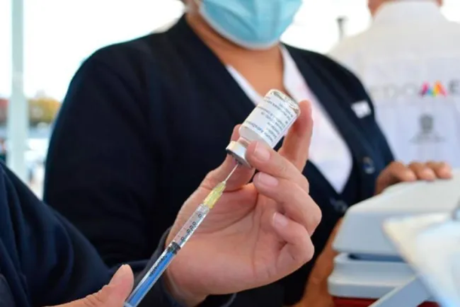 ¿Tienes 40 años o más? Abren registro para recibir refuerzo de la vacuna contra covid-19