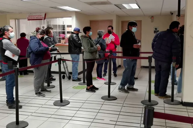 Abarrotan contribuyentes oficinas de la Agencia Fiscal