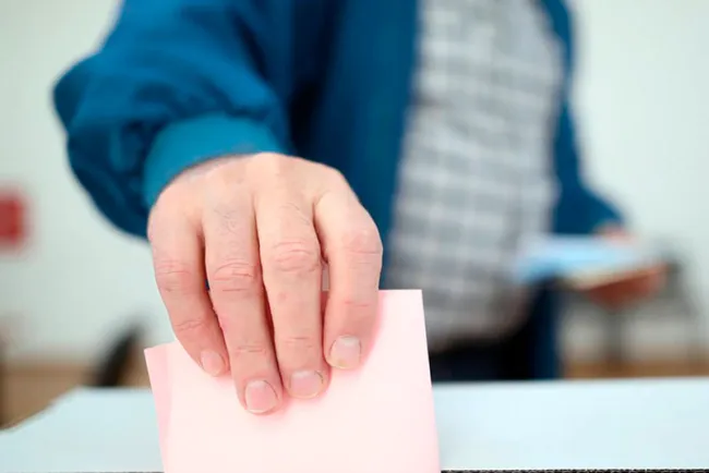 Consultarán revocación de mandato