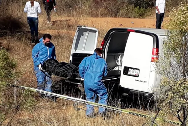 Localizan a cuatro personas muertas en fosas clandestinas