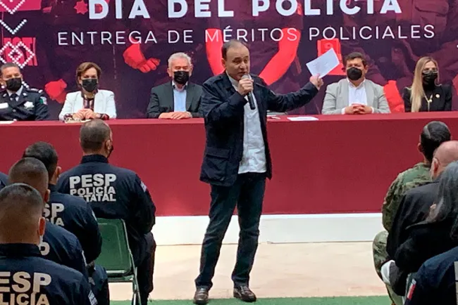 Destaca Gobernador labor de policías